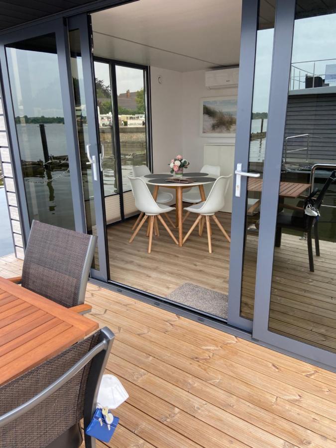 Botel Ostsee Hausboot Ostseeblick 2
