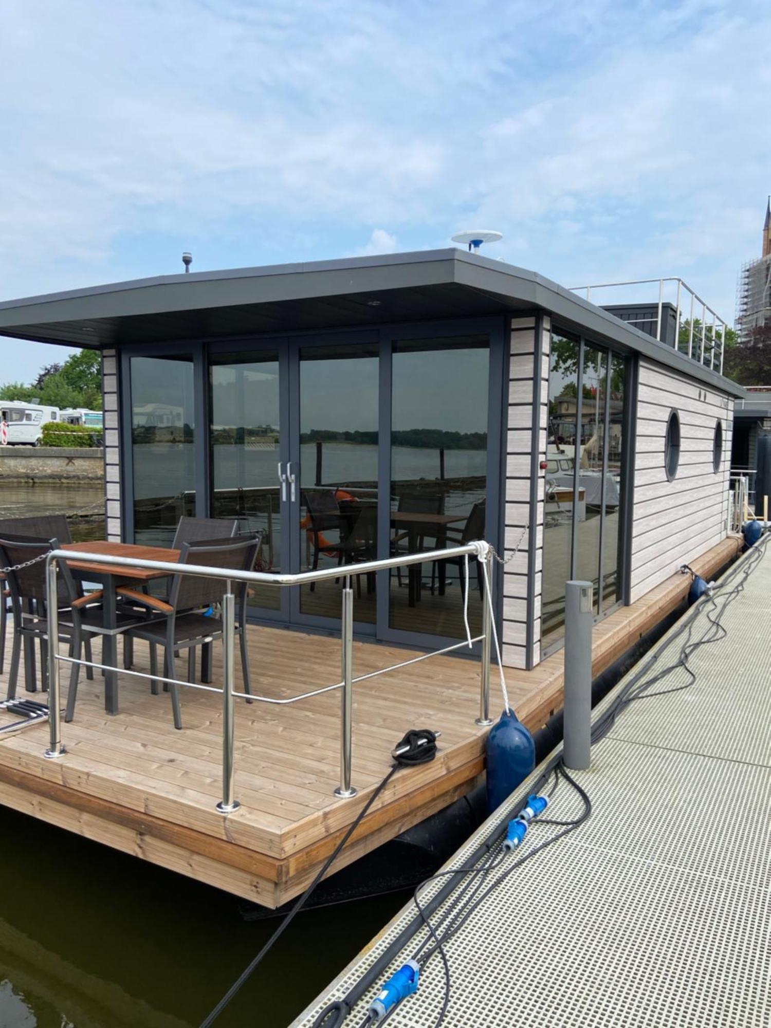 Ostsee Hausboot Ostseeblick 2 Botel 4*